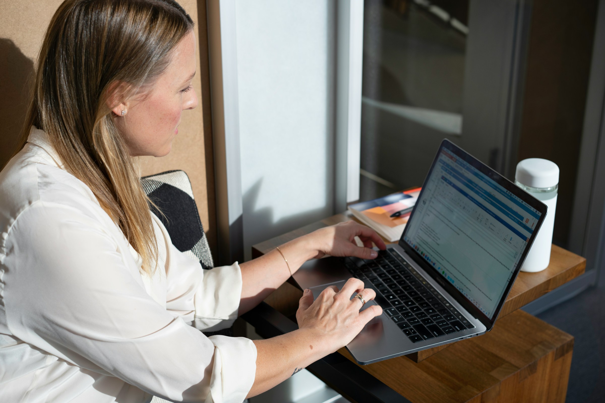 Woman Using Laptop - Automatic Blog post